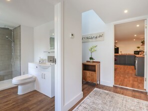 Shower - The Old Dairy, Adiham, near Wingham, Kent. (Canterbury)