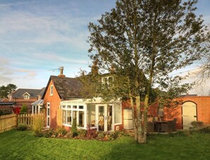 Exterior - South Lodge, Hazelbury Bryan (Sturminster Newton)