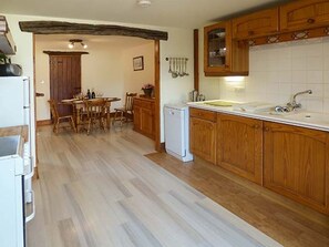 Private kitchen - The Byre - A Charming Retreat (Grange-Over-Sands)