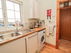 Dishwasher - White Rock Cottage, Beadnell (Chathill)