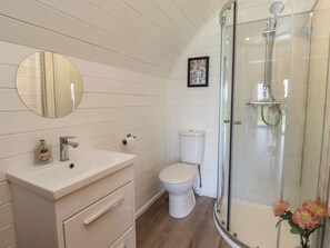 Bathroom - Dryfe Lodge, Lockerbie (Lockerbie)