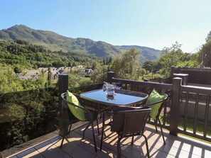 Outdoor dining - Saorsa in St Fillans, Scotland (Crieff)