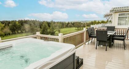 Woodland View Luxury Lodge, Felton