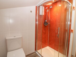 Shower - Angorfa: A Charming Retreat in Beaumaris (Beaumaris)