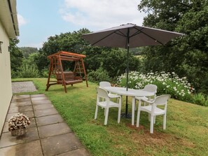 Outdoor dining - Hideaway, Great Torrington (Torrington)
