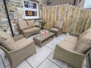 Terrace/patio - Rhos Las, Cerrigydrudion. 4bed (Corwen)