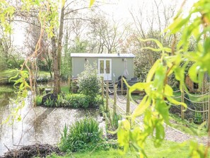 Property grounds - Damsel Shepherds Hut, Baldwell Ash (Bury St. Edmunds)