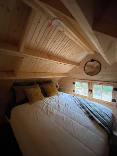 Forest Bunkie | Gazebo + Outdoor Shower + Wifi