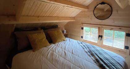 Forest Bunkie | Gazebo + Outdoor Shower + Wifi