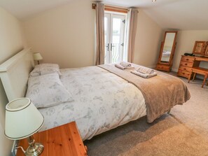 Room - COTTAGE, WiFi, enclosed patio, near Cowling (Keighley)