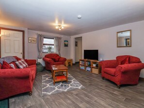 Living area - Rose: Charming Home in Barlby (Selby)