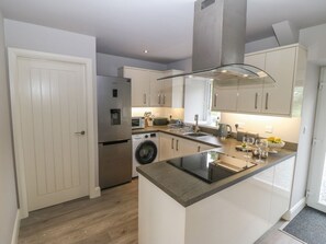Private kitchen - Bodsela Bach: A Cozy Getaway (Pwllheli)