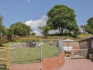 Terrace/patio - The Boundary Annex: A Dog-Friendly Retreat (Bishops Castle)