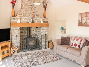 Fireplace - The Boundary Annex: A Dog-Friendly Retreat (Bishops Castle)