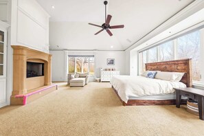 Room - World Cup HQ | Pool + Game Room + Huge Yard (Leawood)