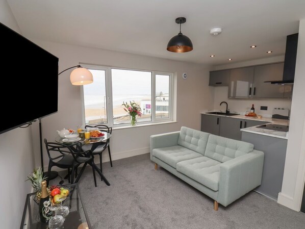 Living area - Apt 8 Hunter's Quay, Yorkshire (Bridlington)