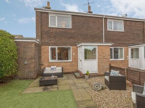Terrace/patio - Crumstone Corner, Seahouses (Seahouses)