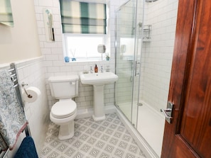 Shower - 4 Ford Street, Lanchester (Durham)
