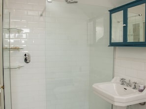 Shower - Willow View, Shrewsbury (Shrewsbury)