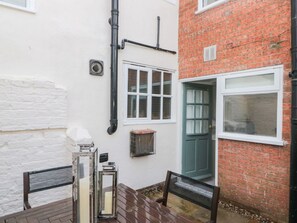 Outdoor dining - Kestrel Cottage, in Stokesley. (Middlesbrough)