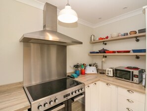 Dishwasher - Christlow Cottage, No.64 Nelson St, Bridlington (Bridlington)