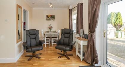 The Annex: Cozy Haven in Ruardean Hill