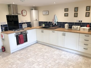 Dishwasher, high chair - Nan's Cottage, Beauly (Beauly)