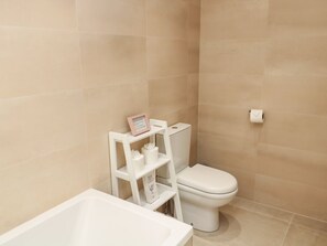 Shower - Smithy Cottage, Embleton. WiFi (Alnwick)