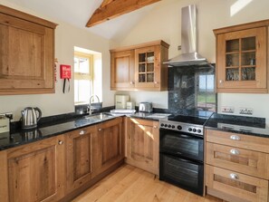 Dishwasher, high chair - Smithy Cottage, Embleton. WiFi (Alnwick)