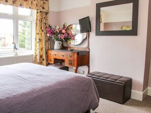 Room - Sunningdale: A Charming Retreat (Ludlow)