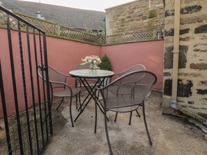 Outdoor dining - Dray Cottage, Skipton (Skipton)