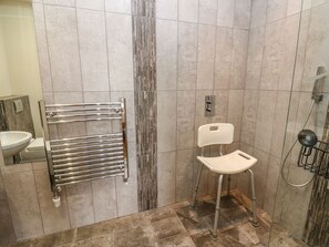 Shower - Jacob's Lodge, Eggleston (Barnard Castle)