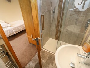 Shower - Jacob's Lodge, Eggleston (Barnard Castle)