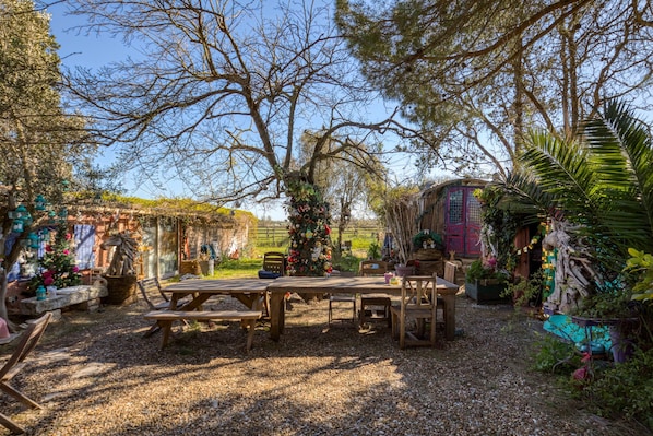 Outdoor dining