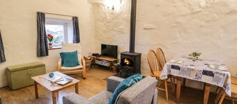 Charming Y Bwthyn Retreat in Llanberis