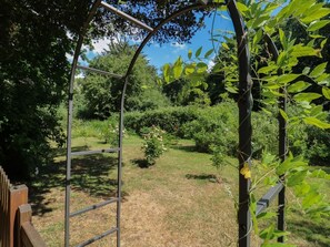 Property grounds - Curry Farm, Burneside (Southminster)