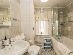 Shower - Honey Bee Cottage, Staintondale (Scarborough)