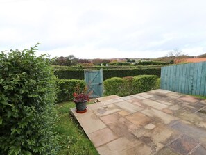 Property grounds - Mallard Cottage, Whitby (Whitby)