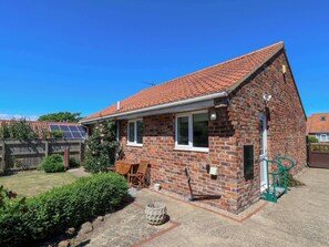 Exterior - Castelain rests in Flamborough (Bridlington)