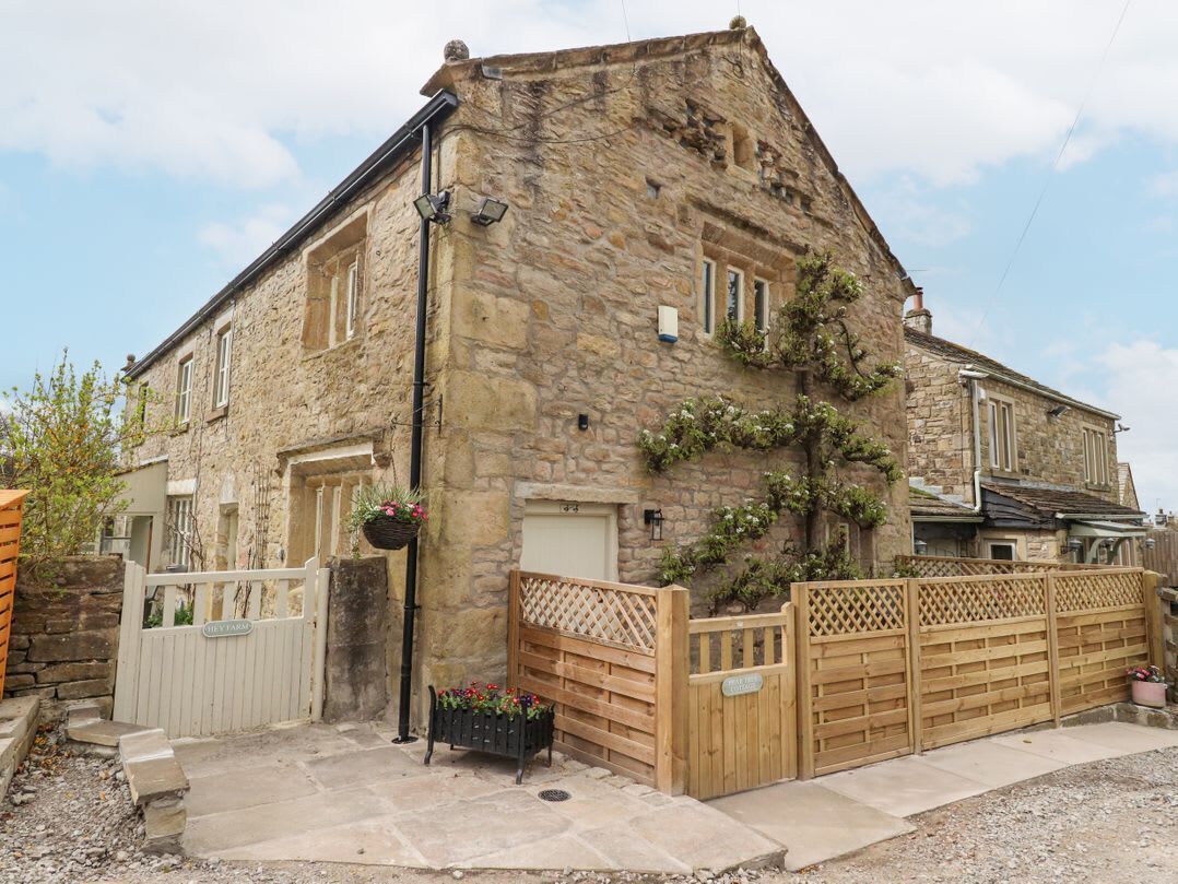 Pear Tree Cottage at Hey Farm