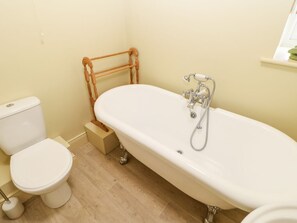 Shower - The Granary, Morpeth (Morpeth)