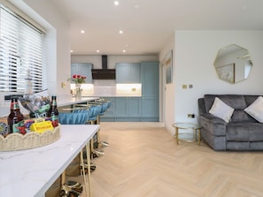 Interior - Pistyll Ddu, Llanfairpwllgwyngyll (Llanfairpwllgwyngyll)