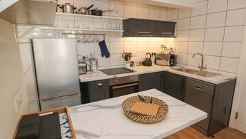 Dishwasher, highchair