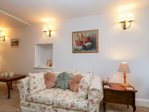 Living area - The Old Thatch, Porlock. 1bed. (Minehead)