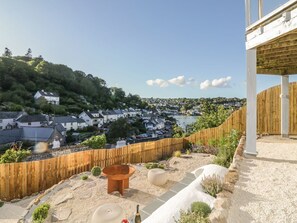 Terrace/patio - Kittiwake: 2 Chequers Cottages Retreat (Plymouth)