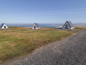 Exterior - Cabin 8 Inis Dumhaigh (Gortahork)