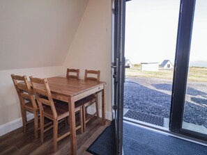 Dining - Cabin 8 Inis Dumhaigh (Gortahork)