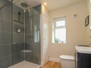 Shower - 16 Main Street, in Lancashire. (Morecambe)