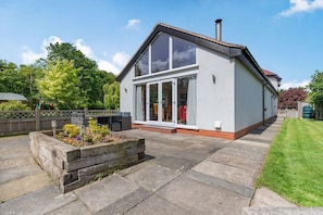 Outdoor dining - Hawthornden - Charming Retreat (Filey)