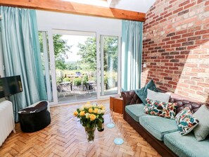 Fireplace - The Cow Byre: Romantic Getaway (Kirkby Stephen)